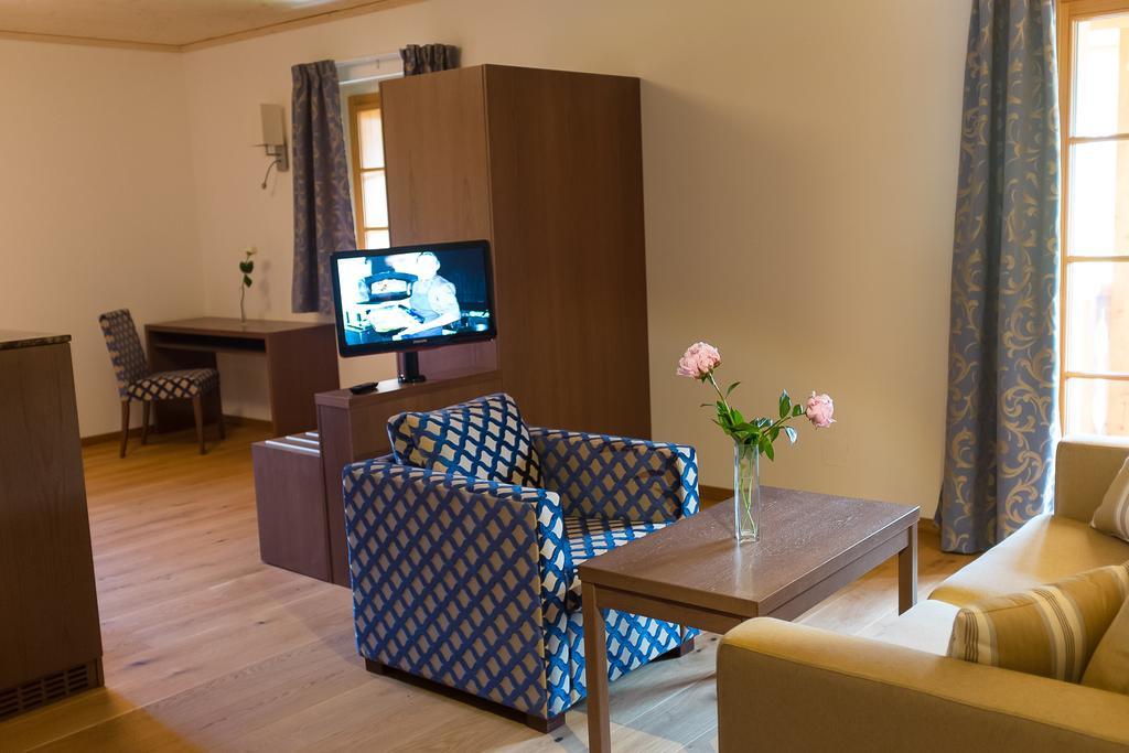 Stiftsschmiede Ossiach Hotel Kamer foto