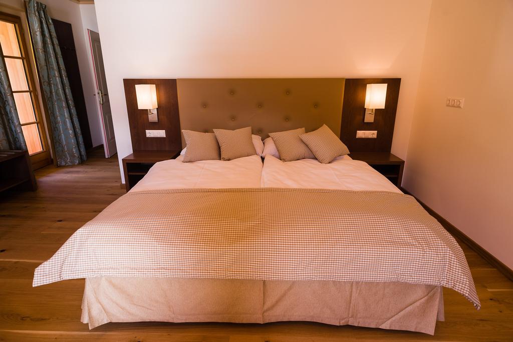 Stiftsschmiede Ossiach Hotel Kamer foto