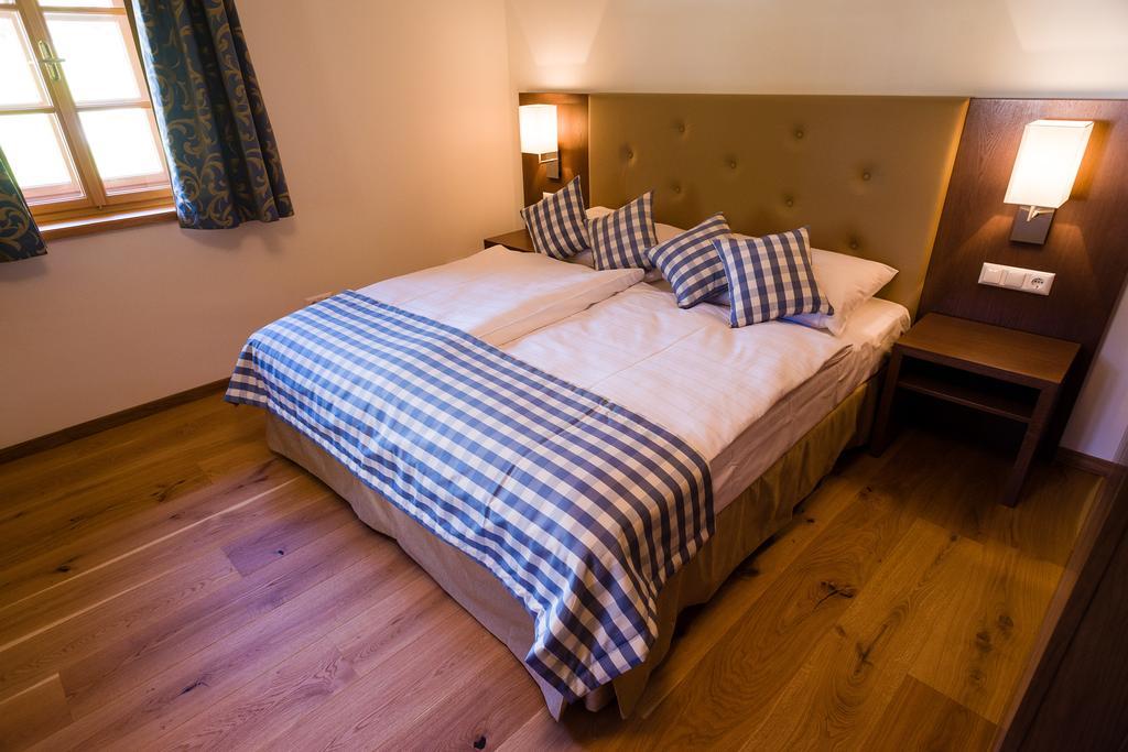 Stiftsschmiede Ossiach Hotel Kamer foto